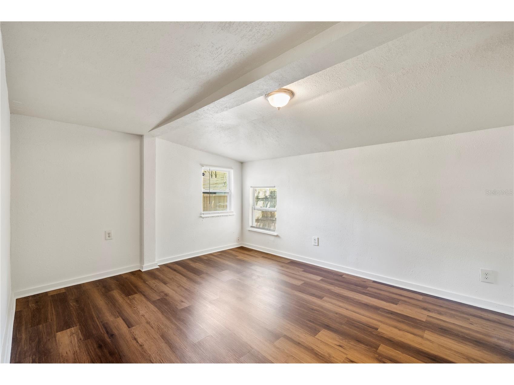 665 26th Avenue S Saint Petersburg FL 33705 TB8497104 image18