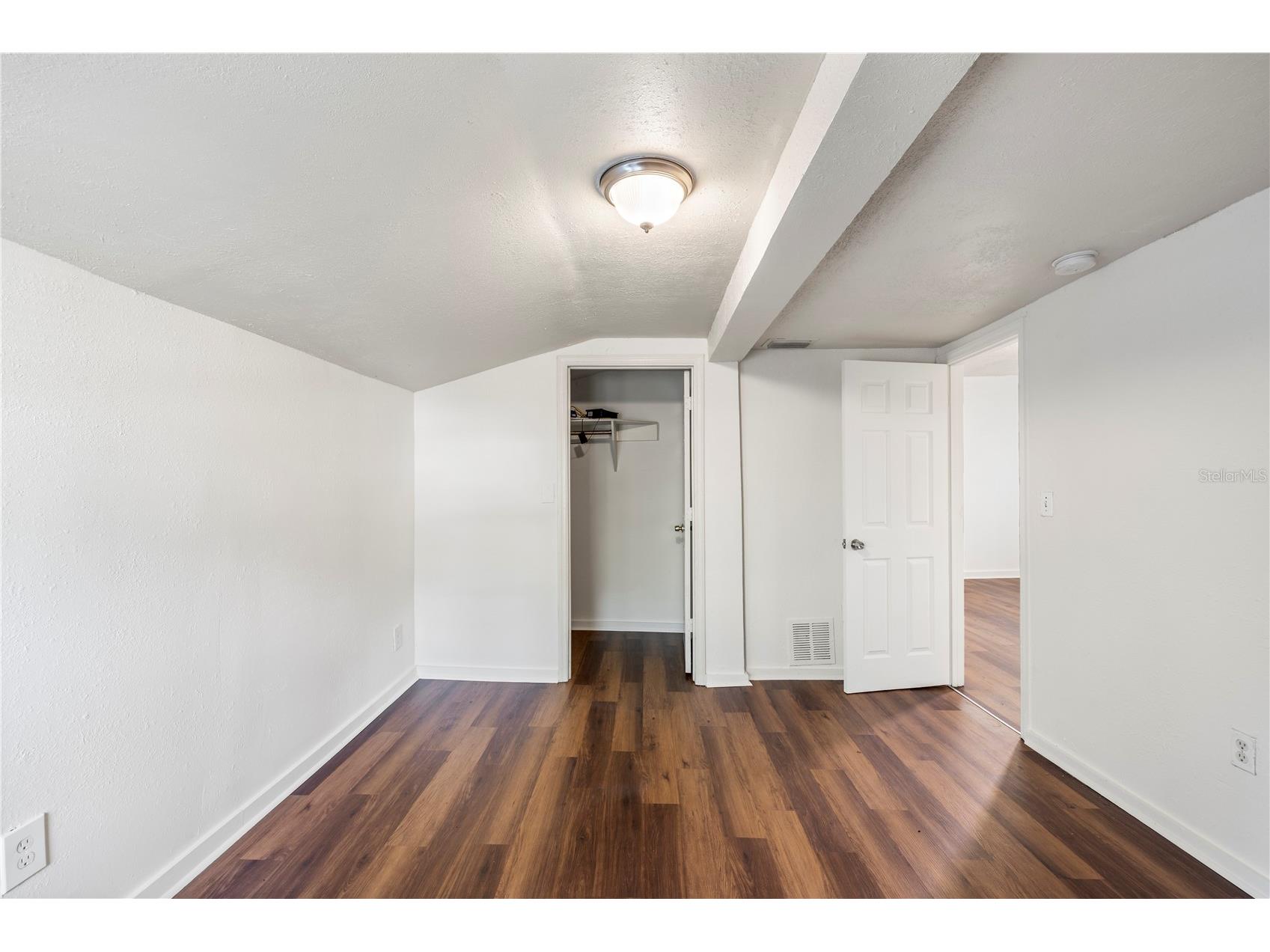 665 26th Avenue S Saint Petersburg FL 33705 TB8497104 image19