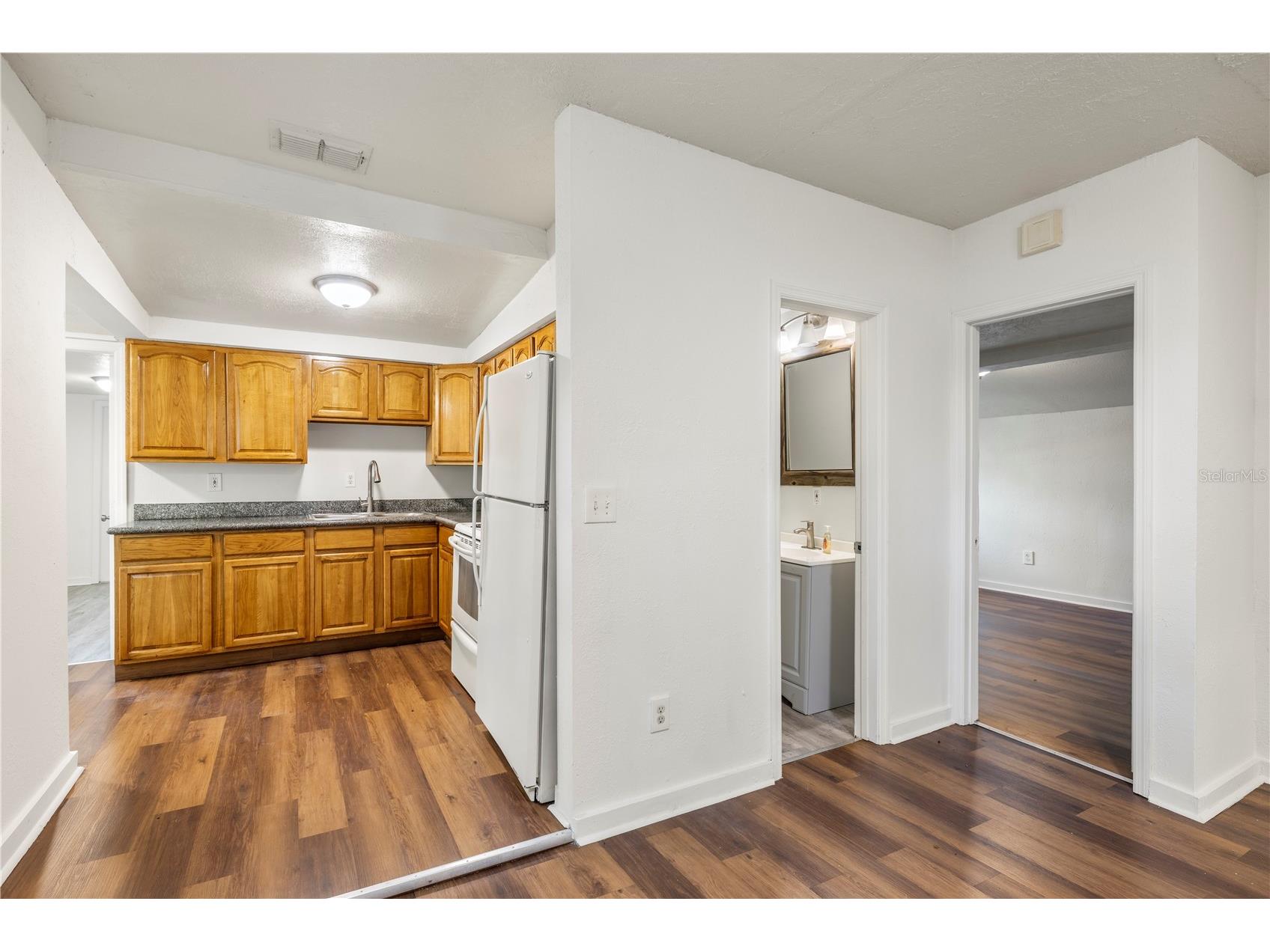 665 26th Avenue S Saint Petersburg FL 33705 TB8497104 image20