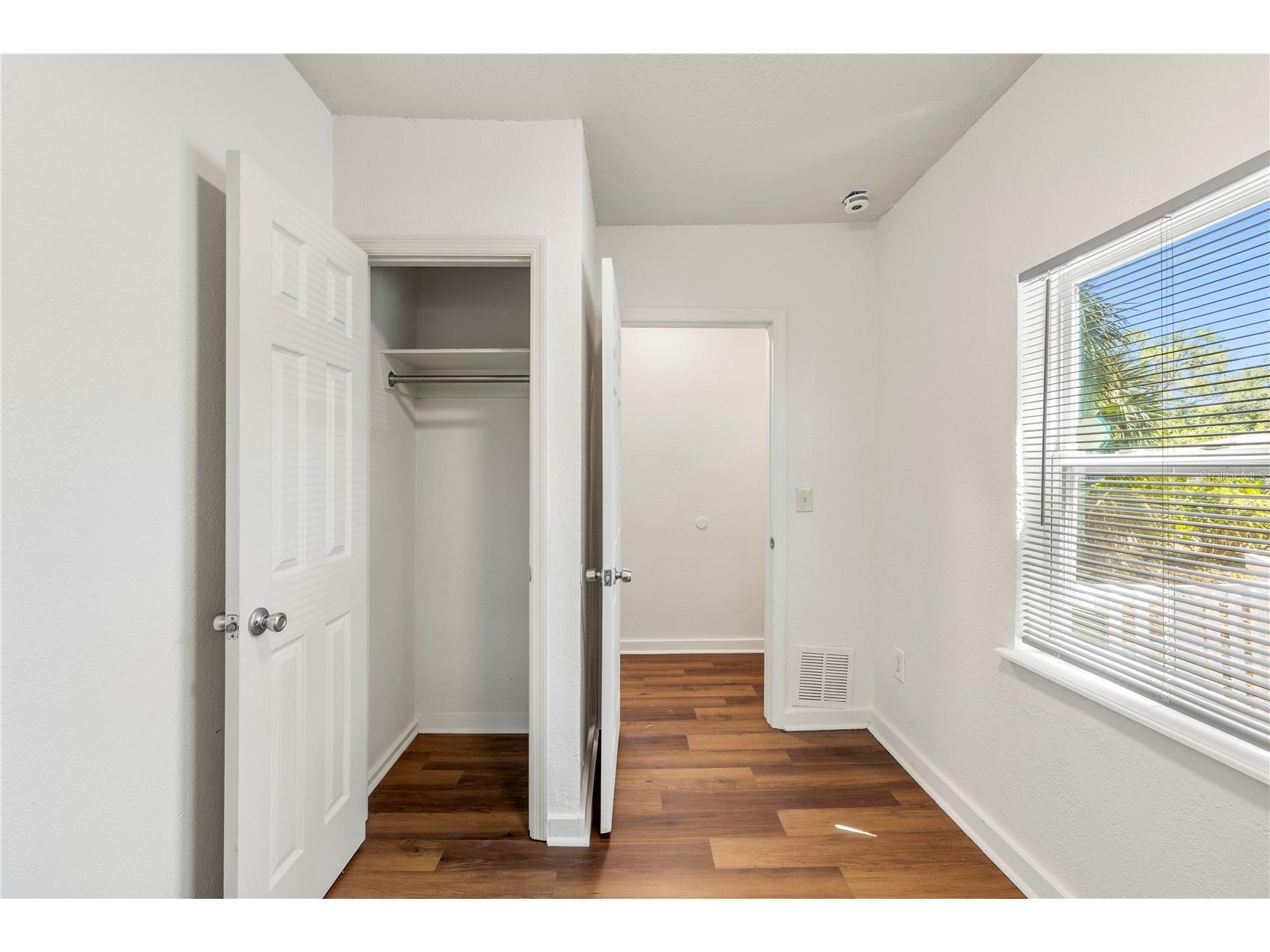 665 26th Avenue S Saint Petersburg FL 33705 TB8497104 image5