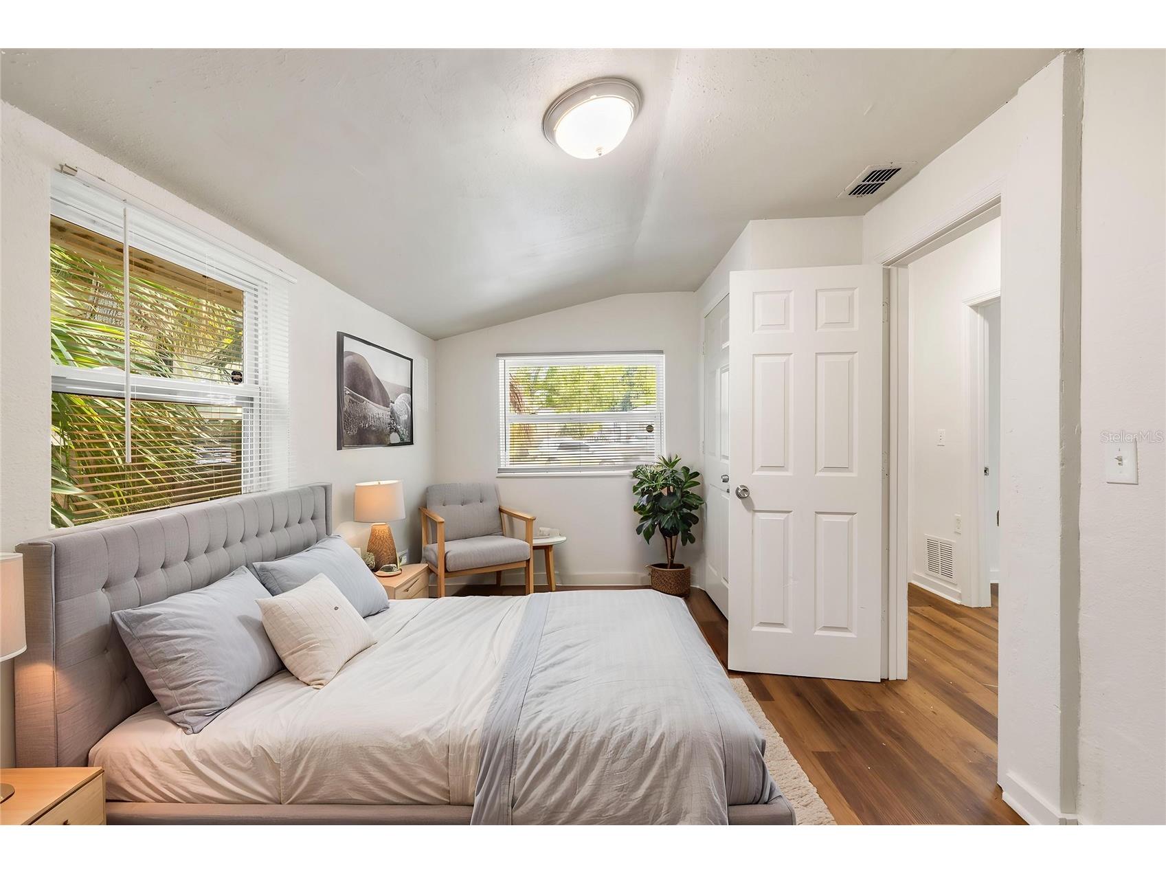 665 26th Avenue S Saint Petersburg FL 33705 TB8497104 image8