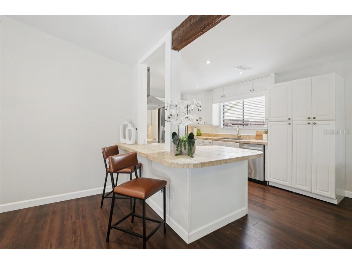 665 Eastpointe Parkway Sarasota FL 34232 A4673589 image17