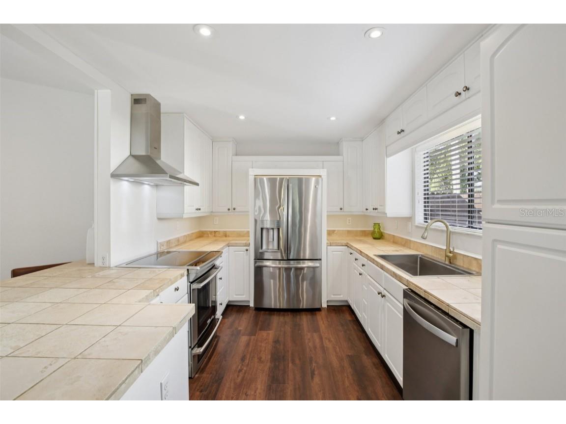 665 Eastpointe Parkway Sarasota FL 34232 A4673589 image19