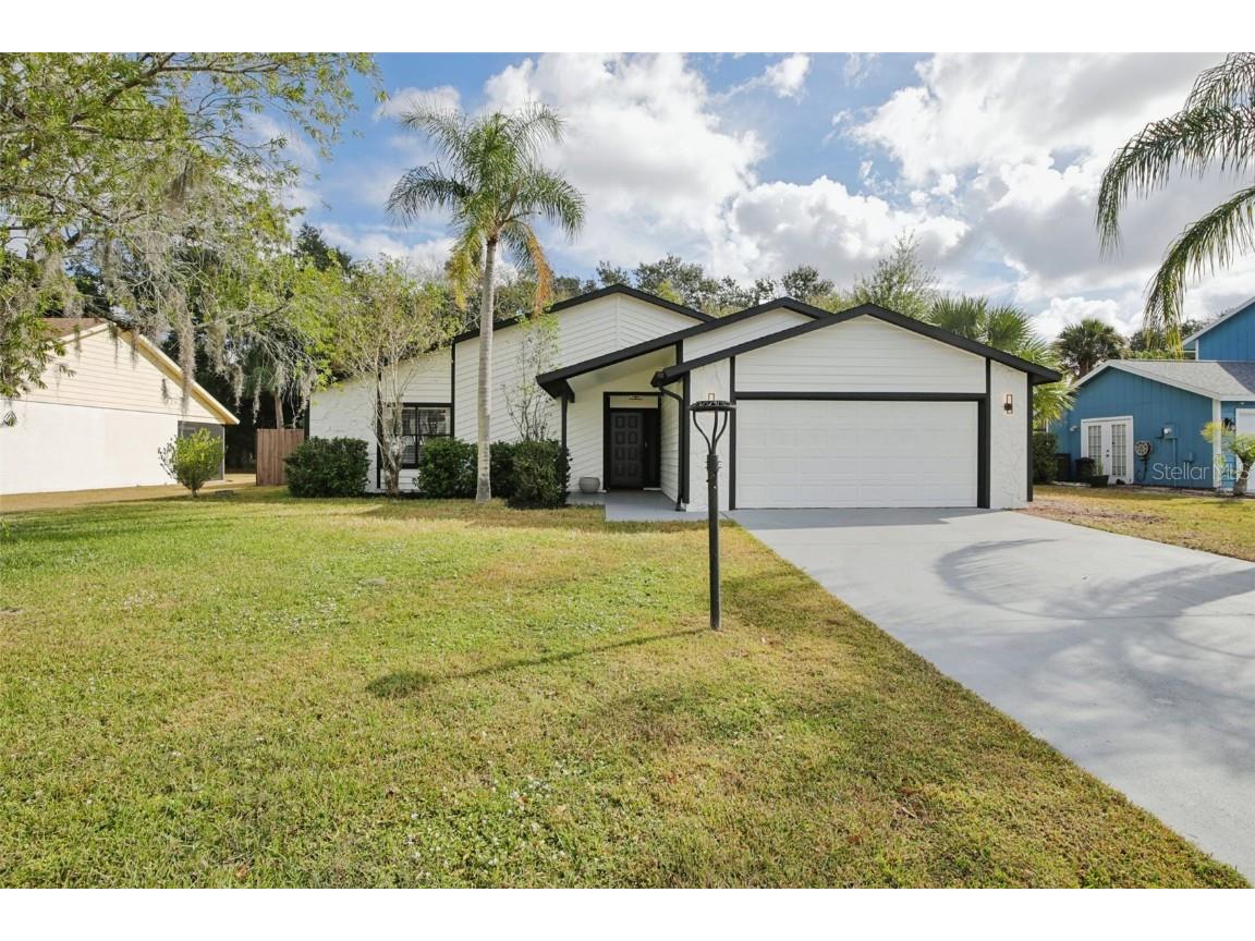 665 Eastpointe Parkway Sarasota FL 34232 A4673589 image2