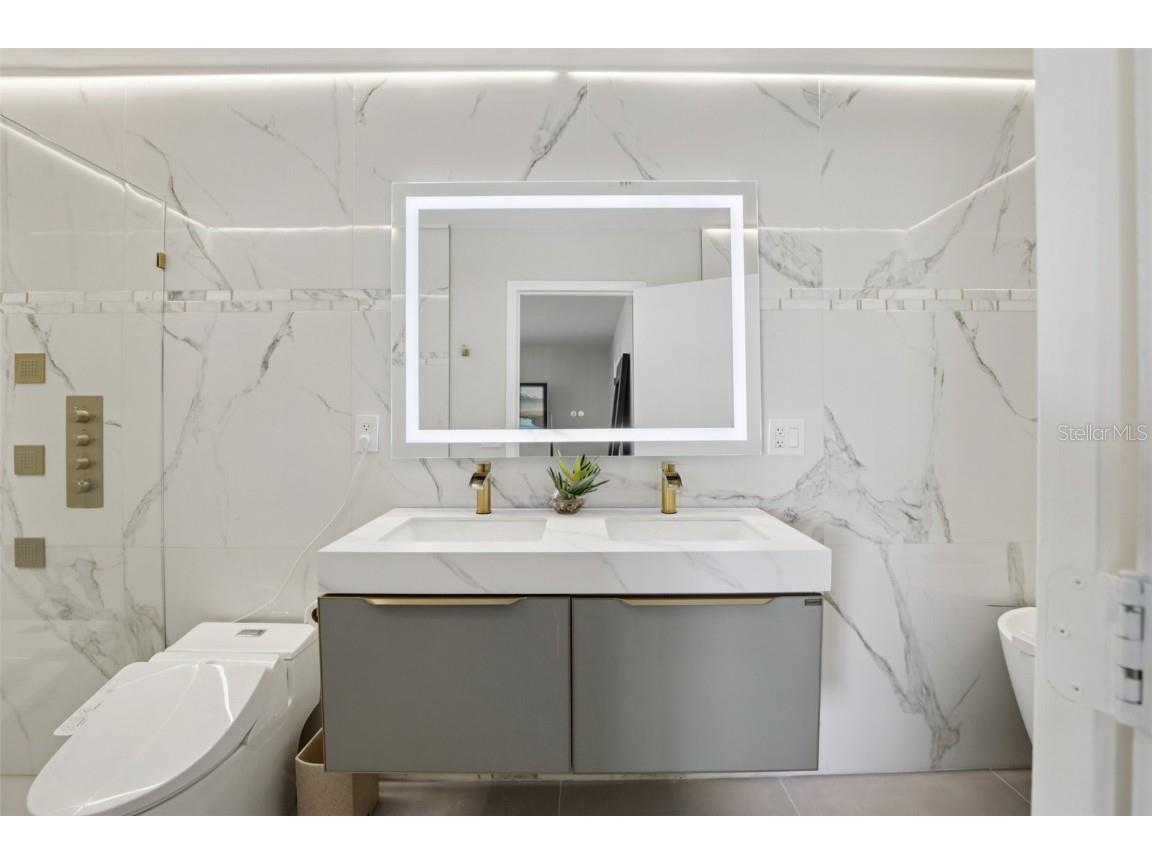 665 Eastpointe Parkway Sarasota FL 34232 A4673589 image23