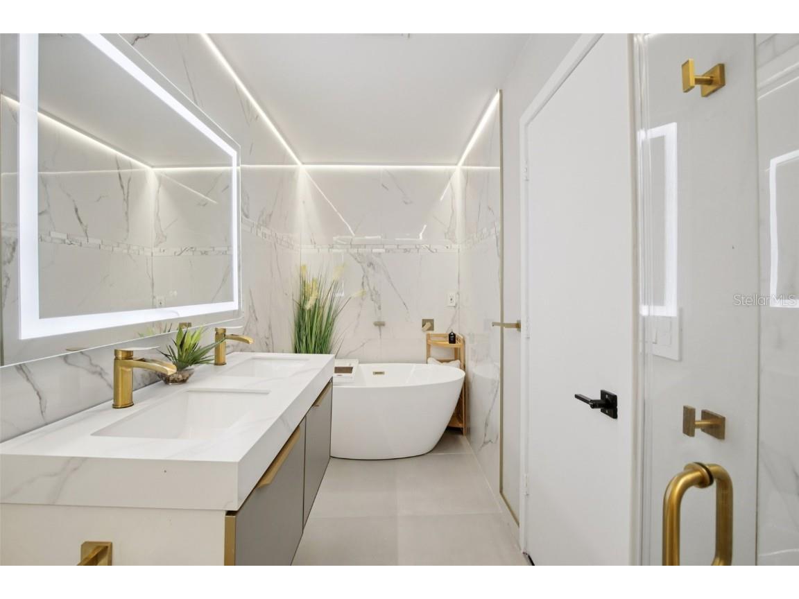 665 Eastpointe Parkway Sarasota FL 34232 A4673589 image25