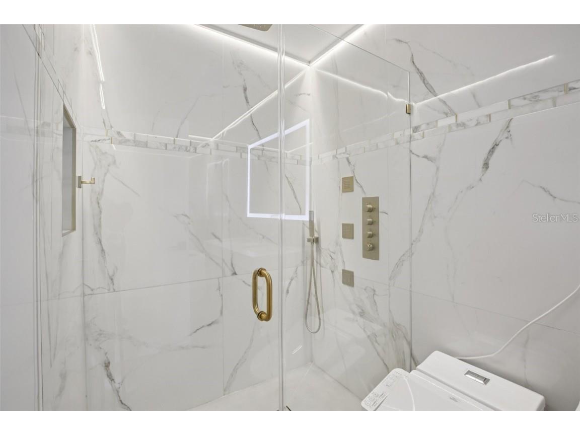 665 Eastpointe Parkway Sarasota FL 34232 A4673589 image27