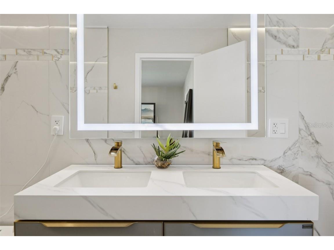 665 Eastpointe Parkway Sarasota FL 34232 A4673589 image29