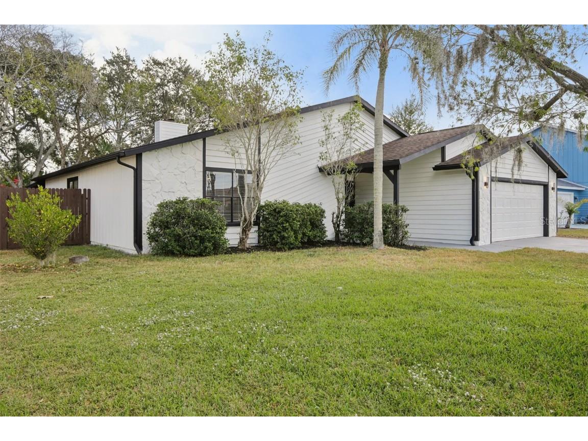 665 Eastpointe Parkway Sarasota FL 34232 A4673589 image3