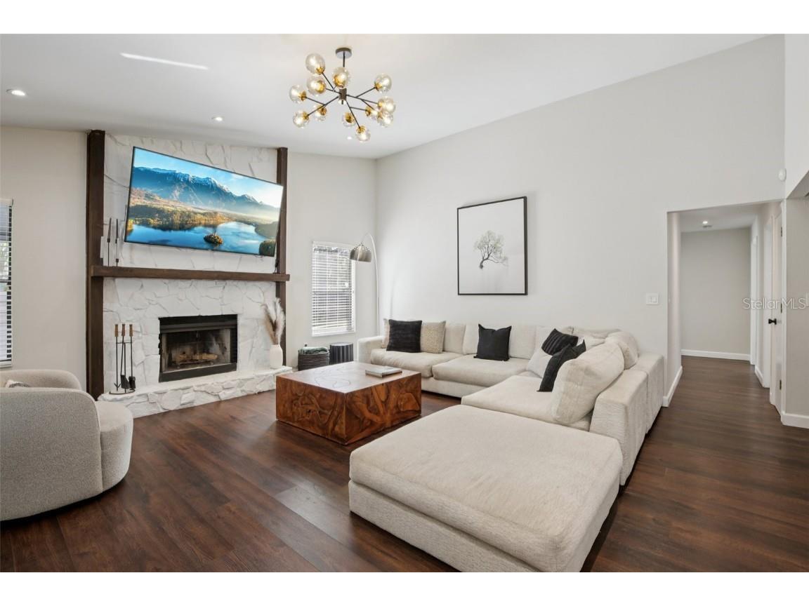 665 Eastpointe Parkway Sarasota FL 34232 A4673589 image7