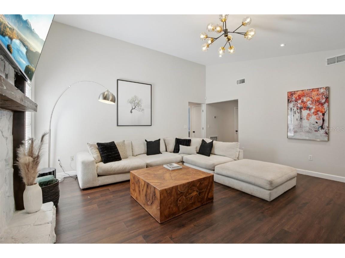 665 Eastpointe Parkway Sarasota FL 34232 A4673589 image9