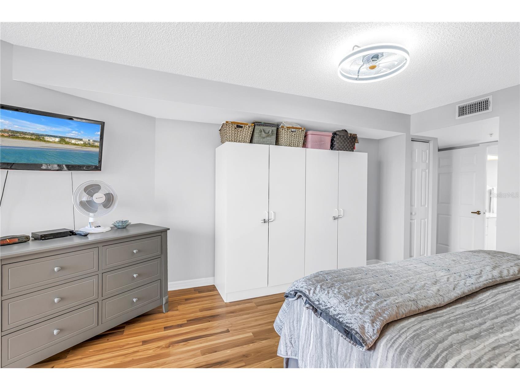 6650 Sunset Way #105 Saint Pete Beach FL 33706 TB8476903 image19