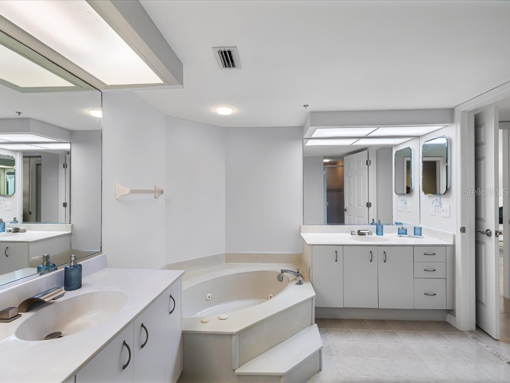 6650 Sunset Way #204 Saint Pete Beach FL 33706 TB8458222 image16