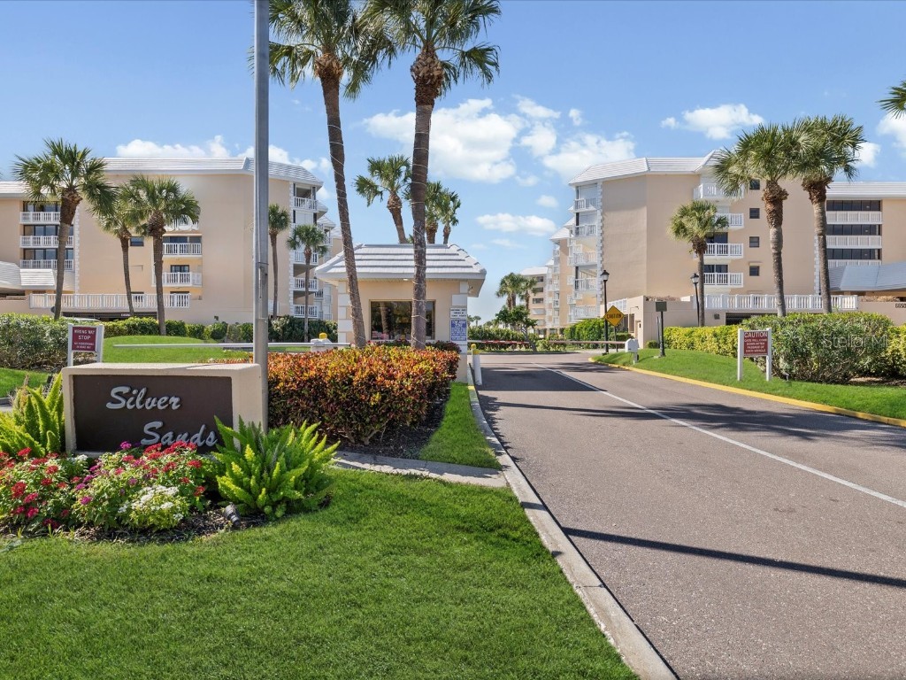 6650 Sunset Way #204 Saint Pete Beach FL 33706 TB8458222 image2