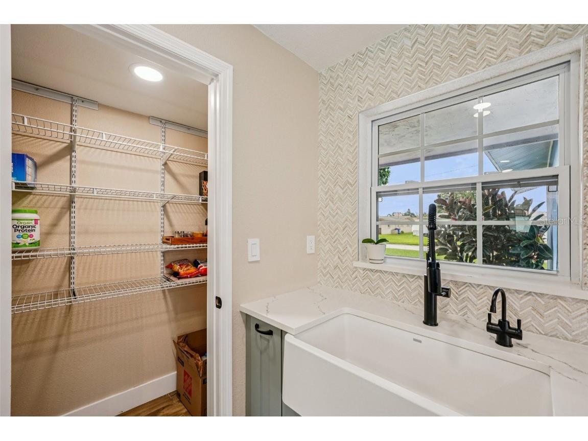 6655 12th Terrace N Saint Petersburg FL 33710 TB8414463 image17