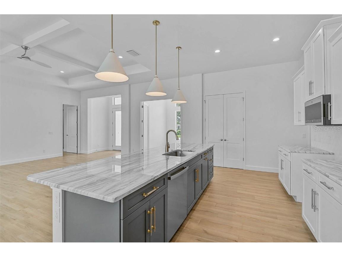 6655 Pan American Boulevard North Port FL 34287 N6139686 image15