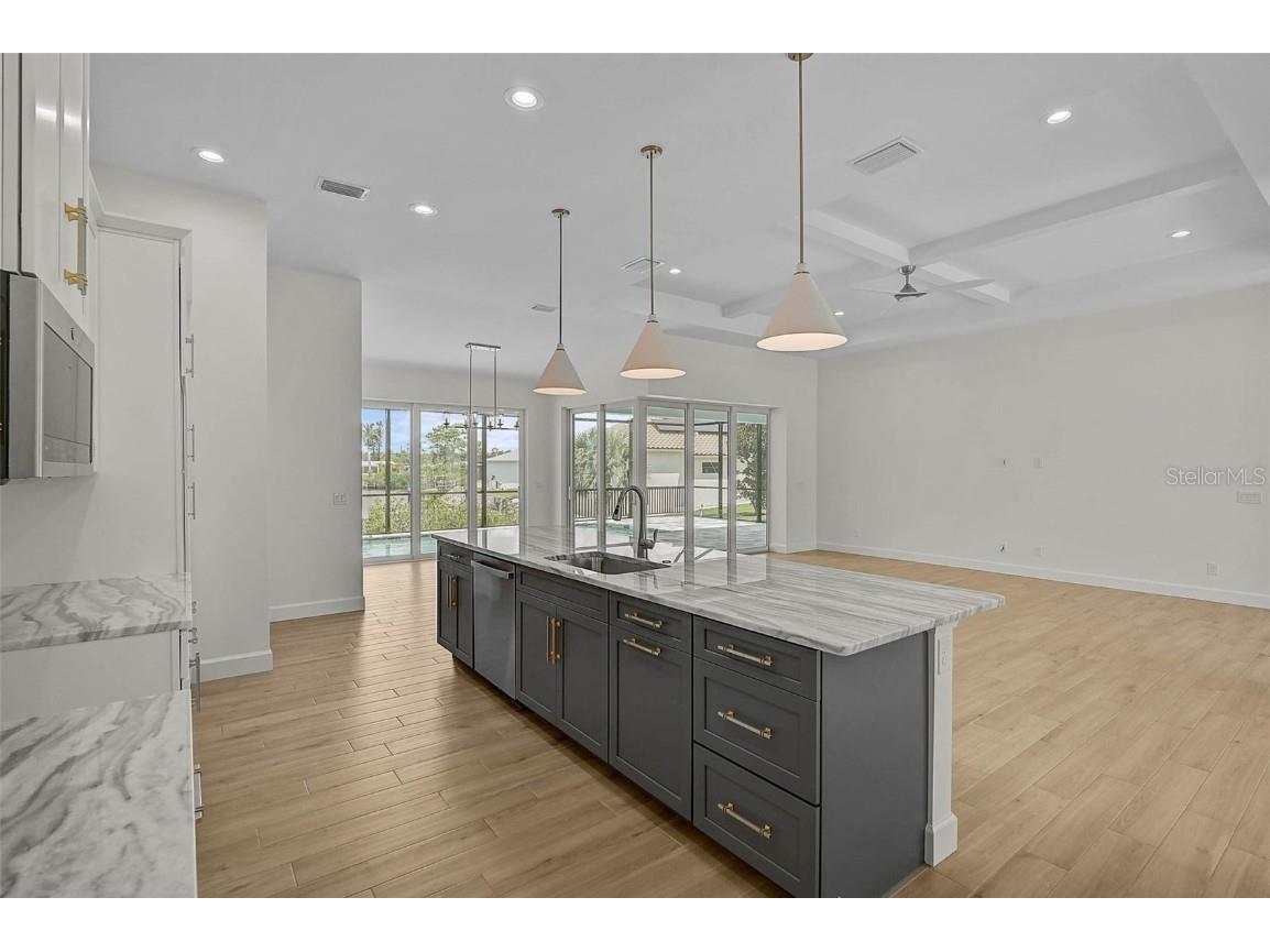 6655 Pan American Boulevard North Port FL 34287 N6139686 image17