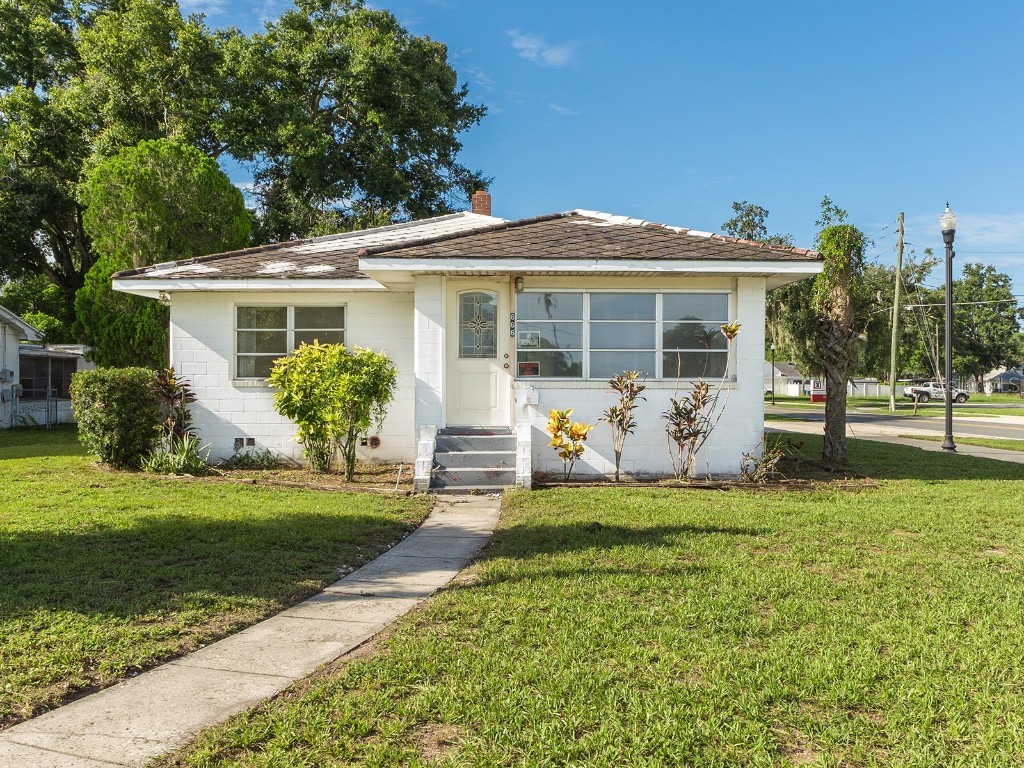 666 Avenue B SW Winter Haven FL 33880 P4931450 image1