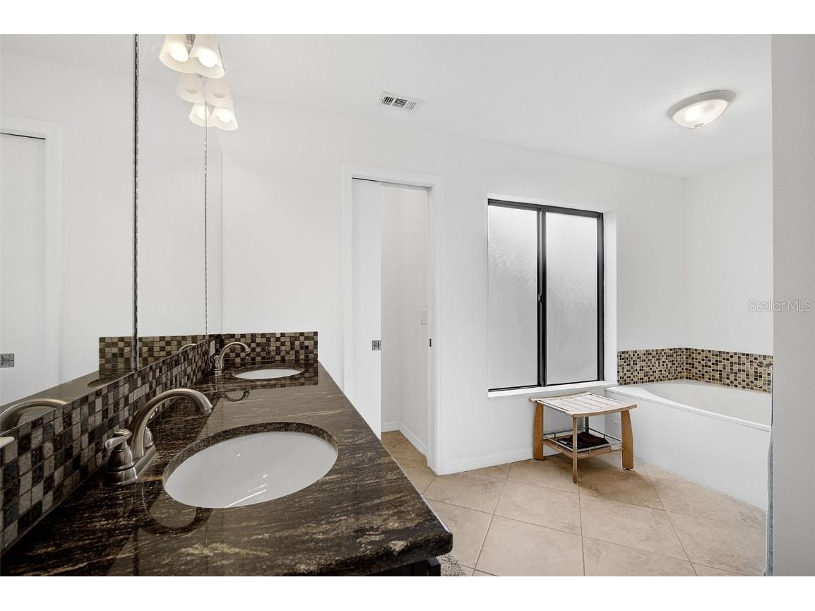 6660 Schooner Bay Circle #6660 Sarasota FL 34231 A4662682 image16