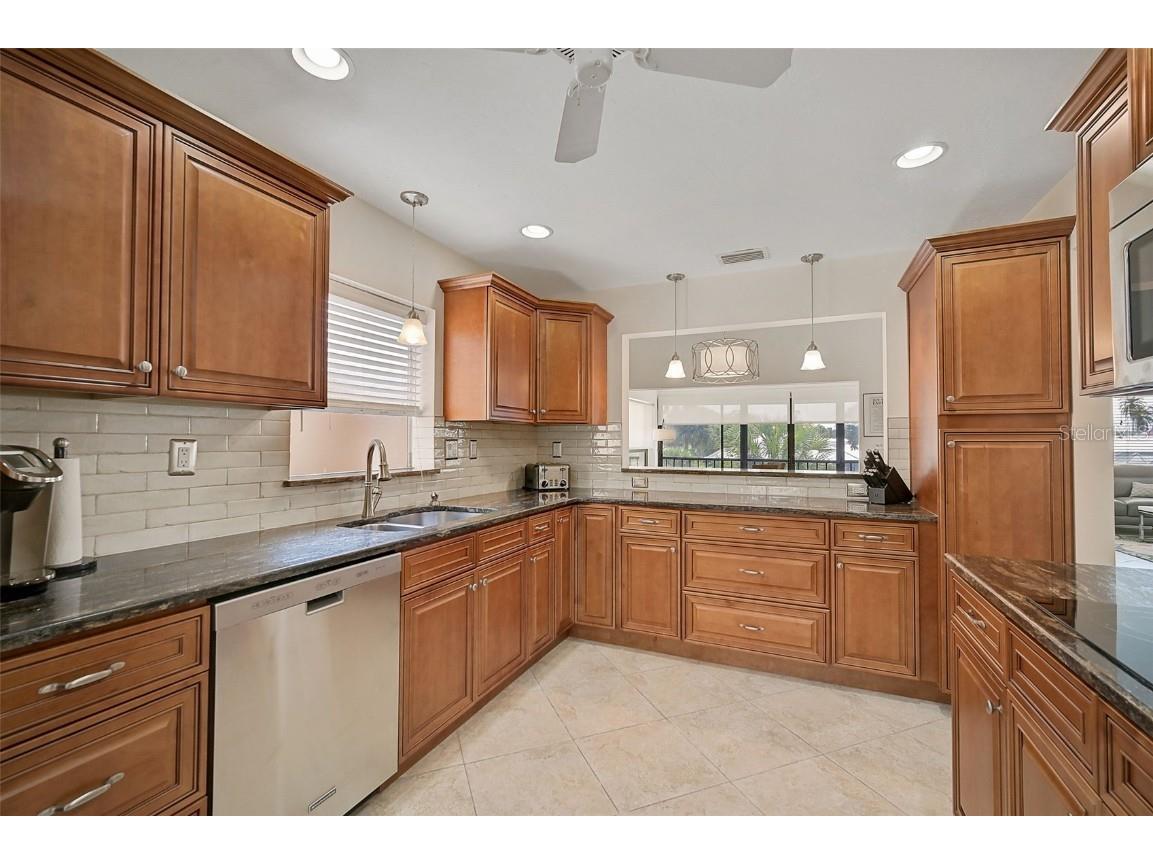 6660 Schooner Bay Circle #6660 Sarasota FL 34231 A4662682 image3