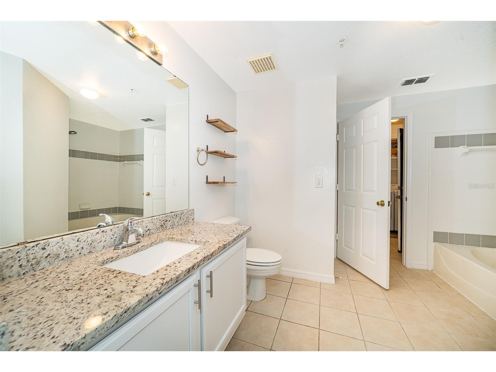 6663 Queens Borough Avenue #101 Orlando FL 32835 O6407430 image15