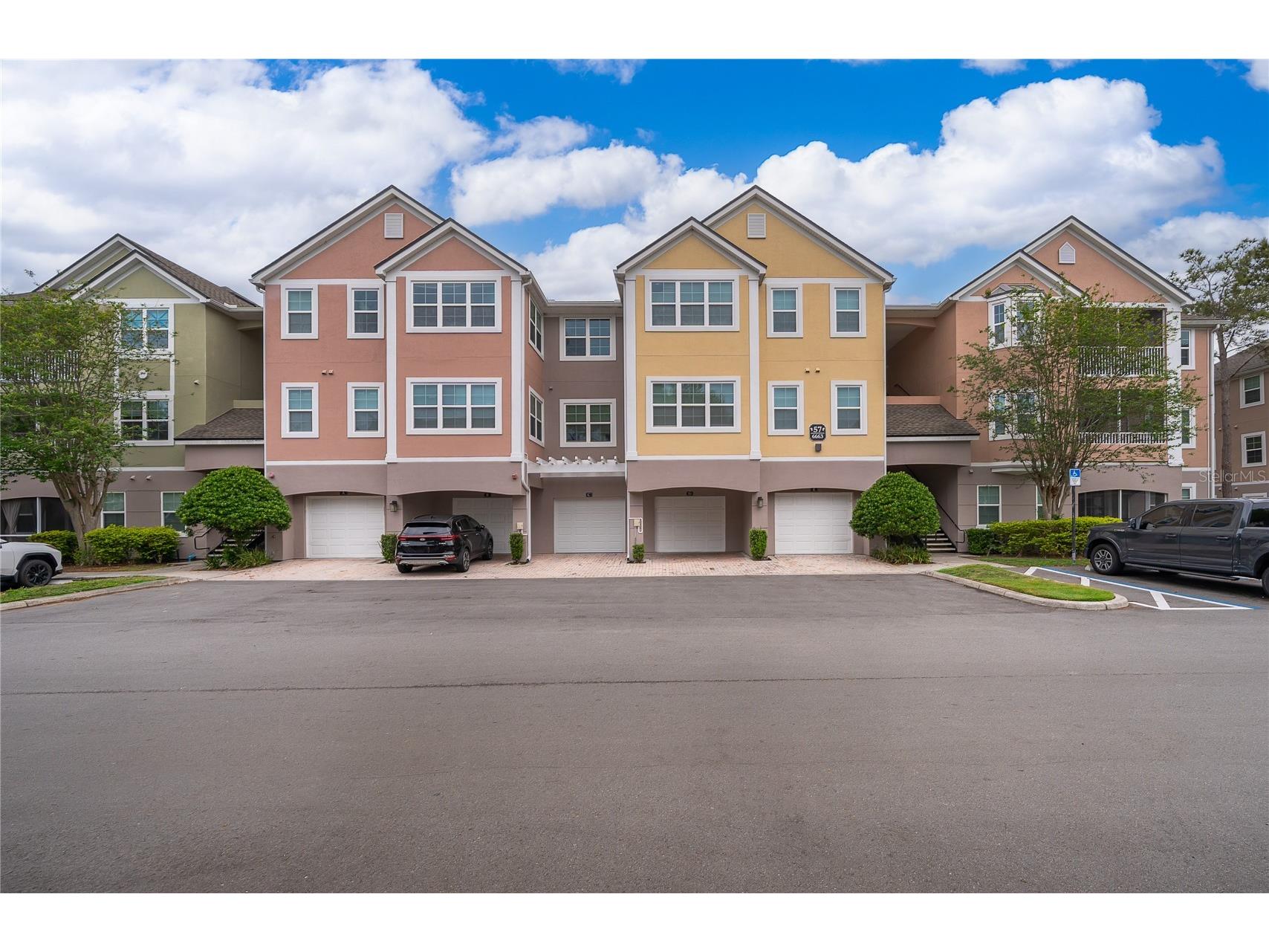 6663 Queens Borough Avenue #208 Orlando FL 32835 O6397717 image1