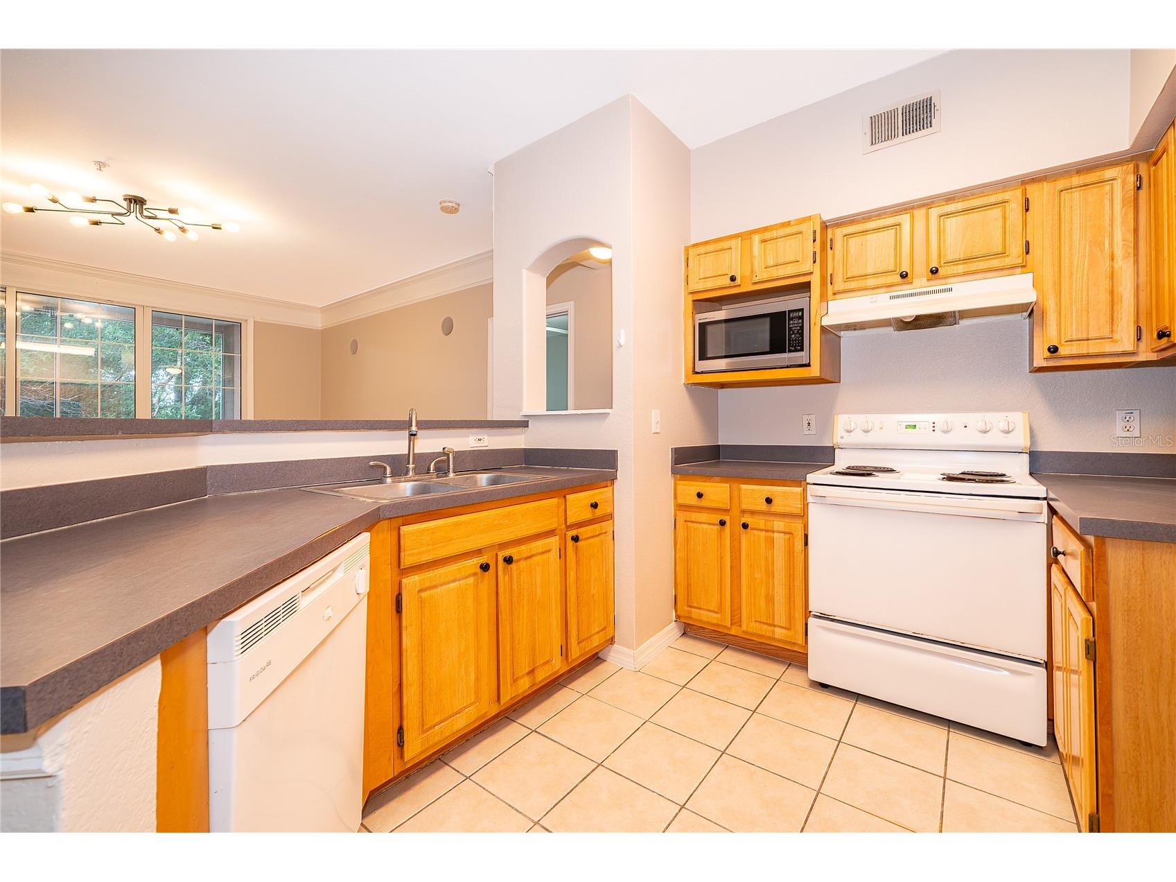 6663 Queens Borough Avenue #208 Orlando FL 32835 O6397717 image12