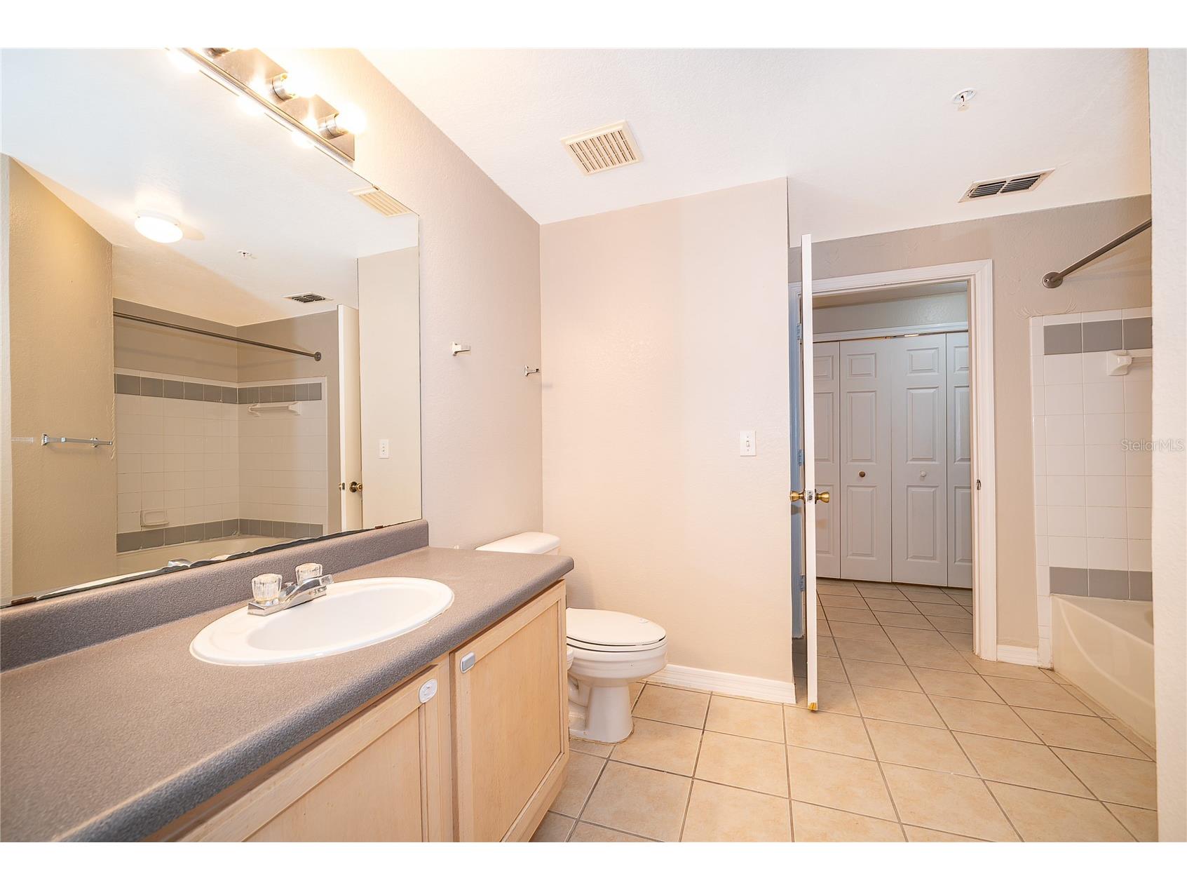 6663 Queens Borough Avenue #208 Orlando FL 32835 O6397717 image15