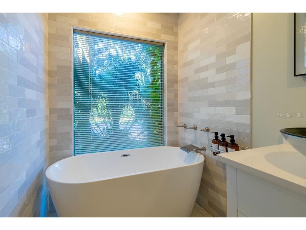 6665 Lake Cane Drive Orlando FL 32819 O6357385 image10