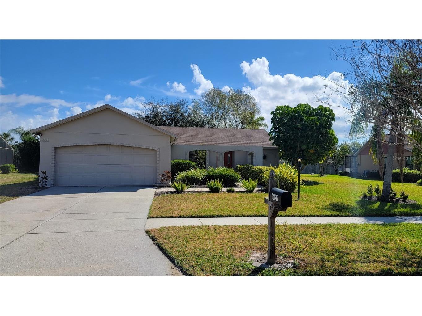 6667 Easton Drive Sarasota FL 34238 A4525397 image1
