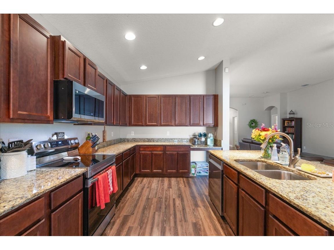 667 Hartford Heights Street Spring Hill FL 34609 W7878953 image9