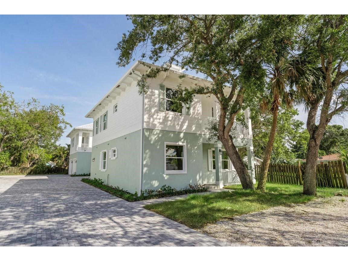 667 SW Cleveland Avenue #2 Stuart FL 34994 O6368133 image1