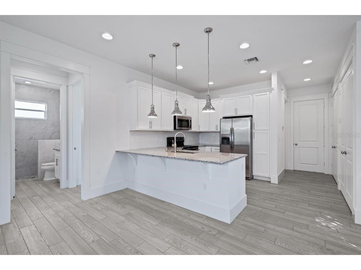 667 SW Cleveland Avenue #2 Stuart FL 34994 O6368133 image4