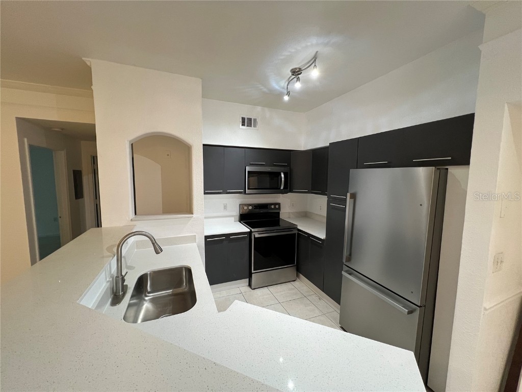6685 Queens Borough Avenue #101 Orlando FL 32835 O6328292 image3