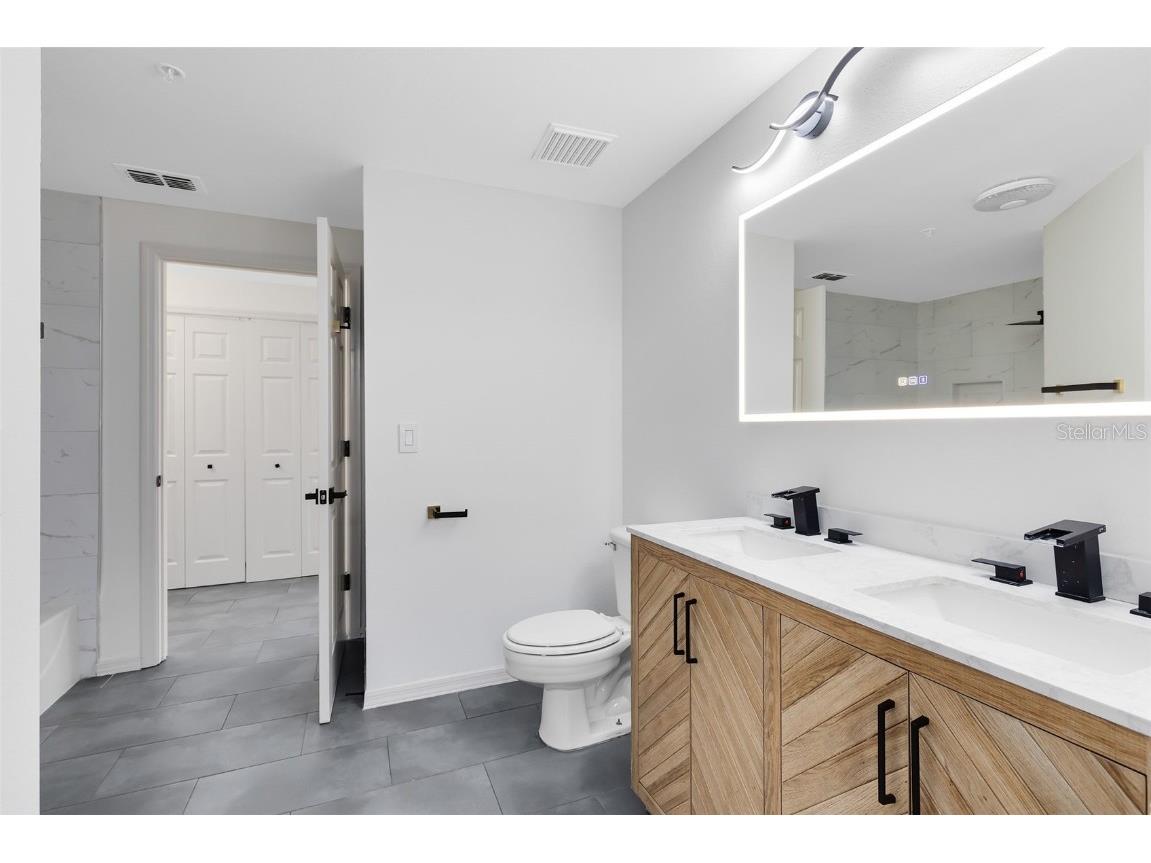 6685 Queens Borough Avenue #202 Orlando FL 32835 - TURKEY LAKE O6296973 image16