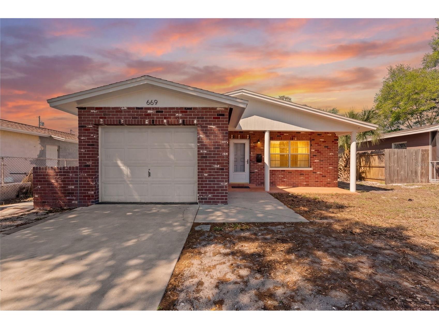 669 52nd Avenue S Saint Petersburg FL 33705 TB8489950 image1