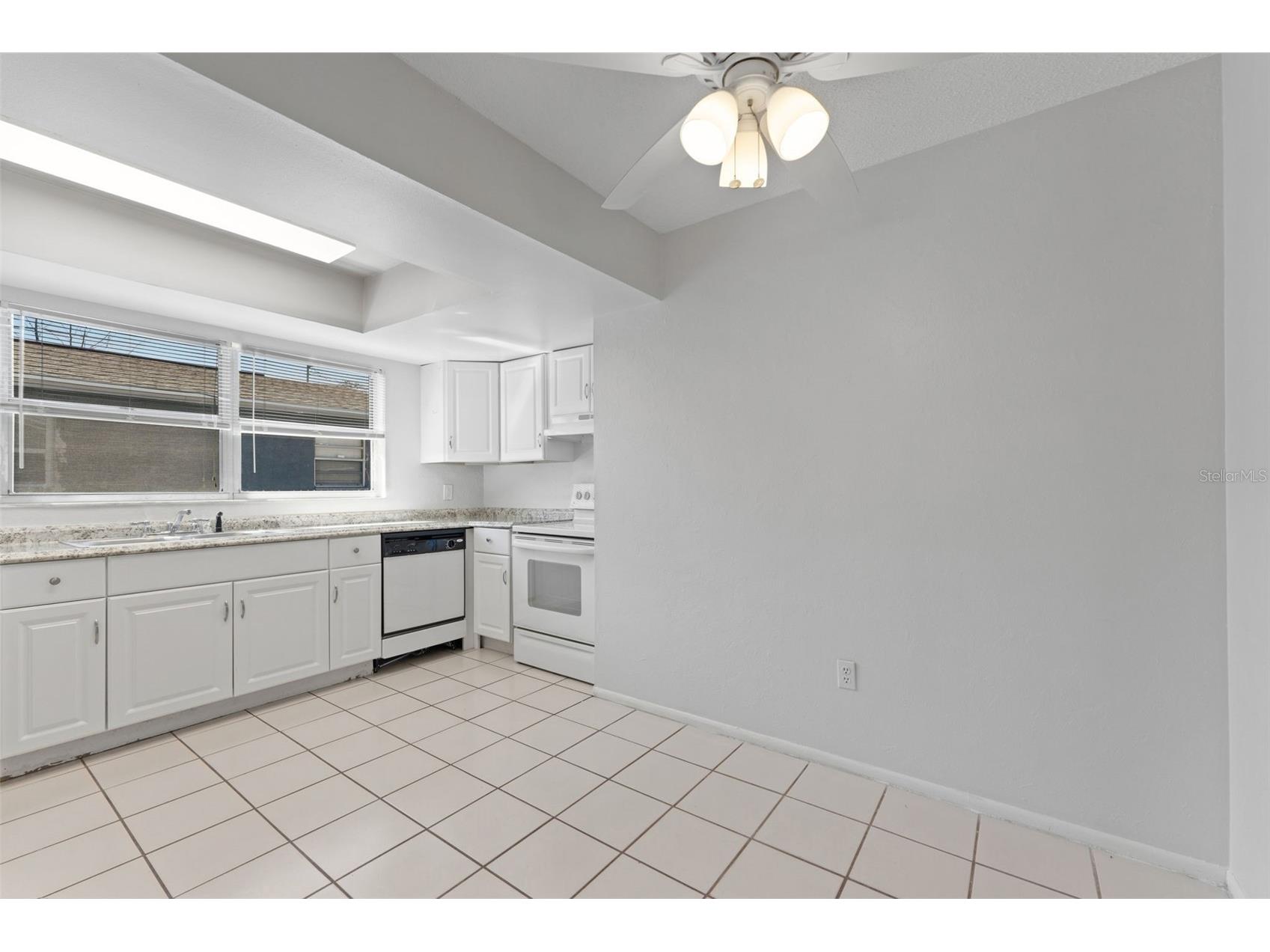 669 52nd Avenue S Saint Petersburg FL 33705 TB8489950 image11