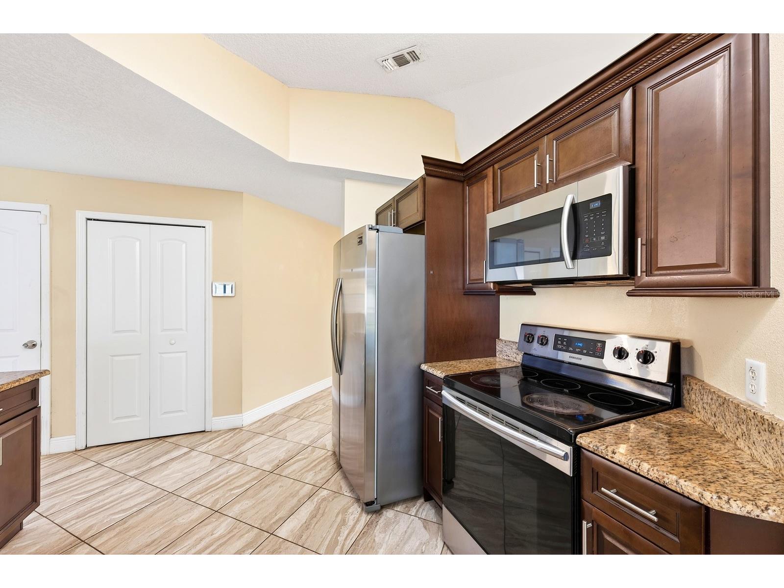 669 Deauville Court Kissimmee FL 34758 O6401279 image8