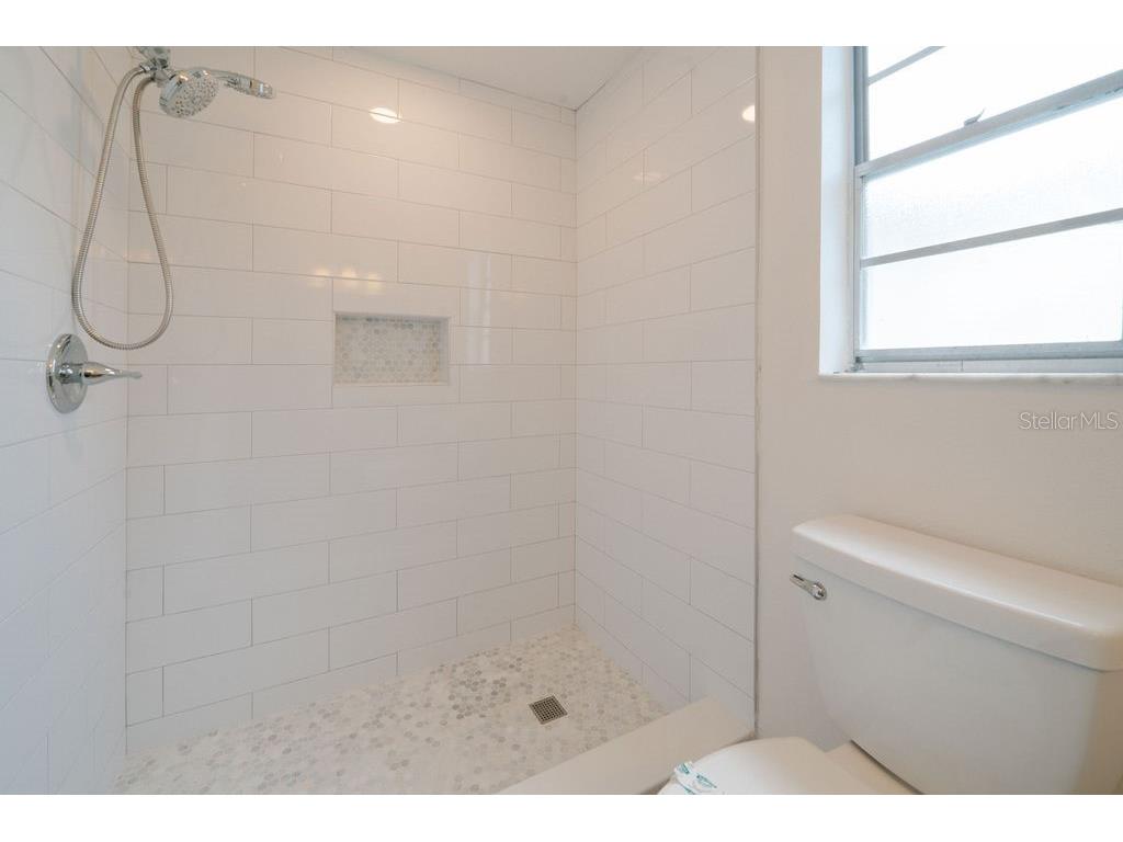 669 Spanish Drive N #21 Longboat Key FL 34228 A4653816 image11