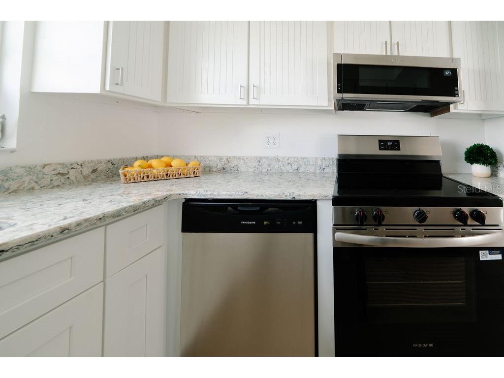 669 Spanish Drive N #21 Longboat Key FL 34228 A4653816 image3