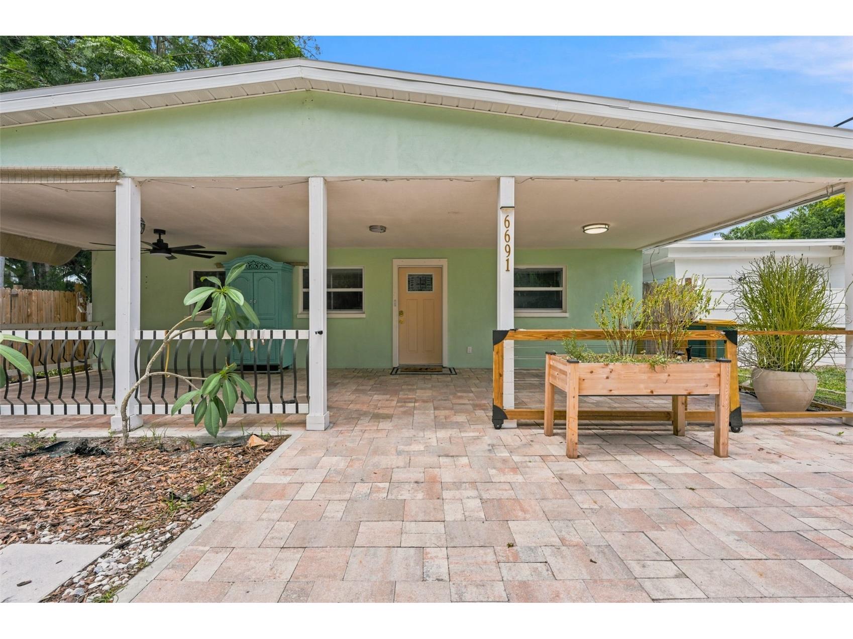 6691 56th Avenue N Saint Petersburg FL 33709 TB8520498 image2