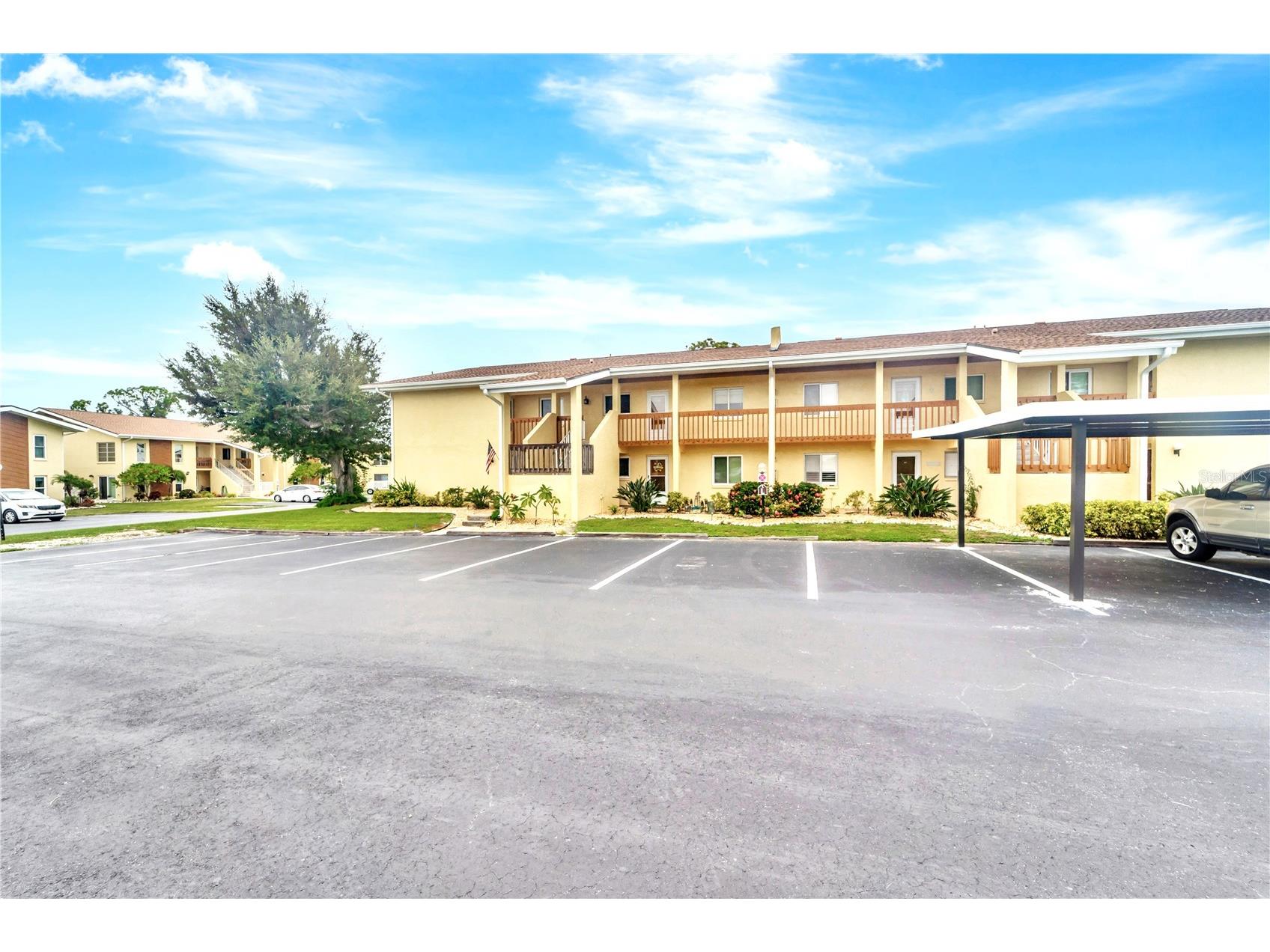 6699 San Casa Drive #L4 Englewood FL 34224 - OYSTER CREEK D6145585 image1