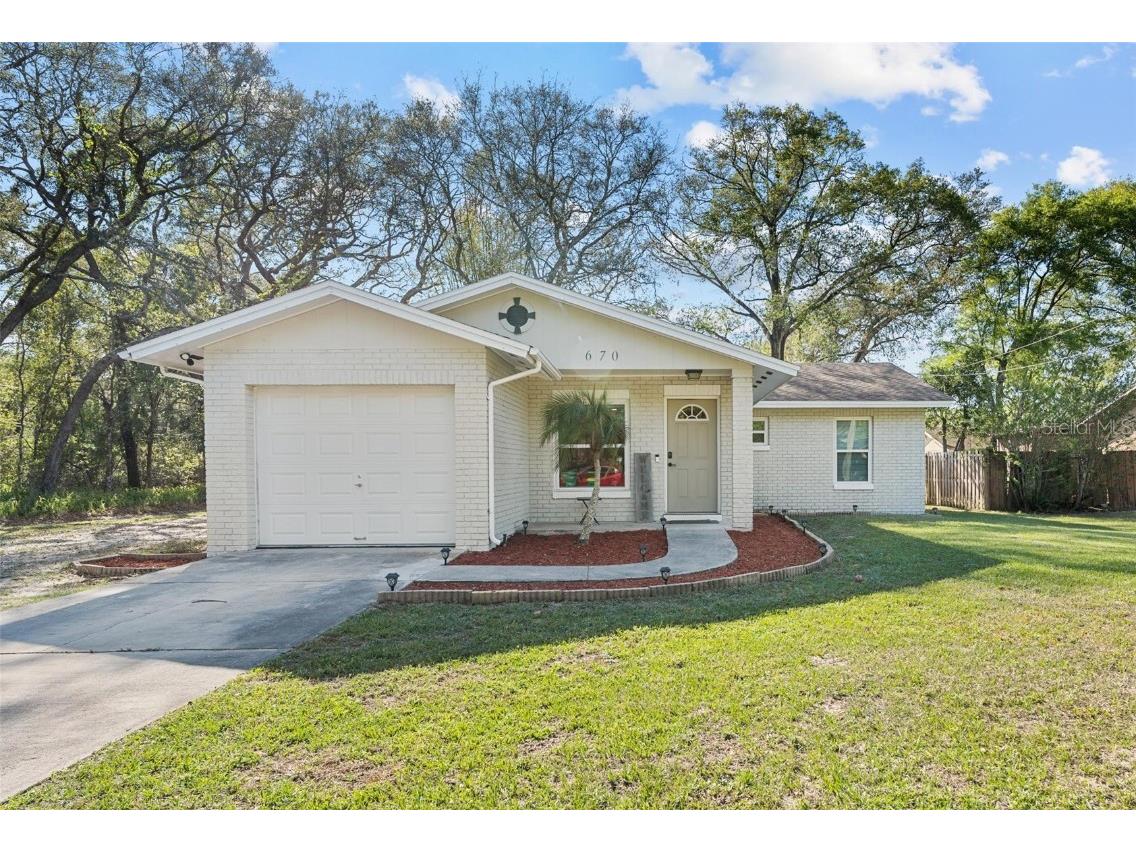 670 E Blue Lake Terrace Deland FL 32724 O6096315 image1