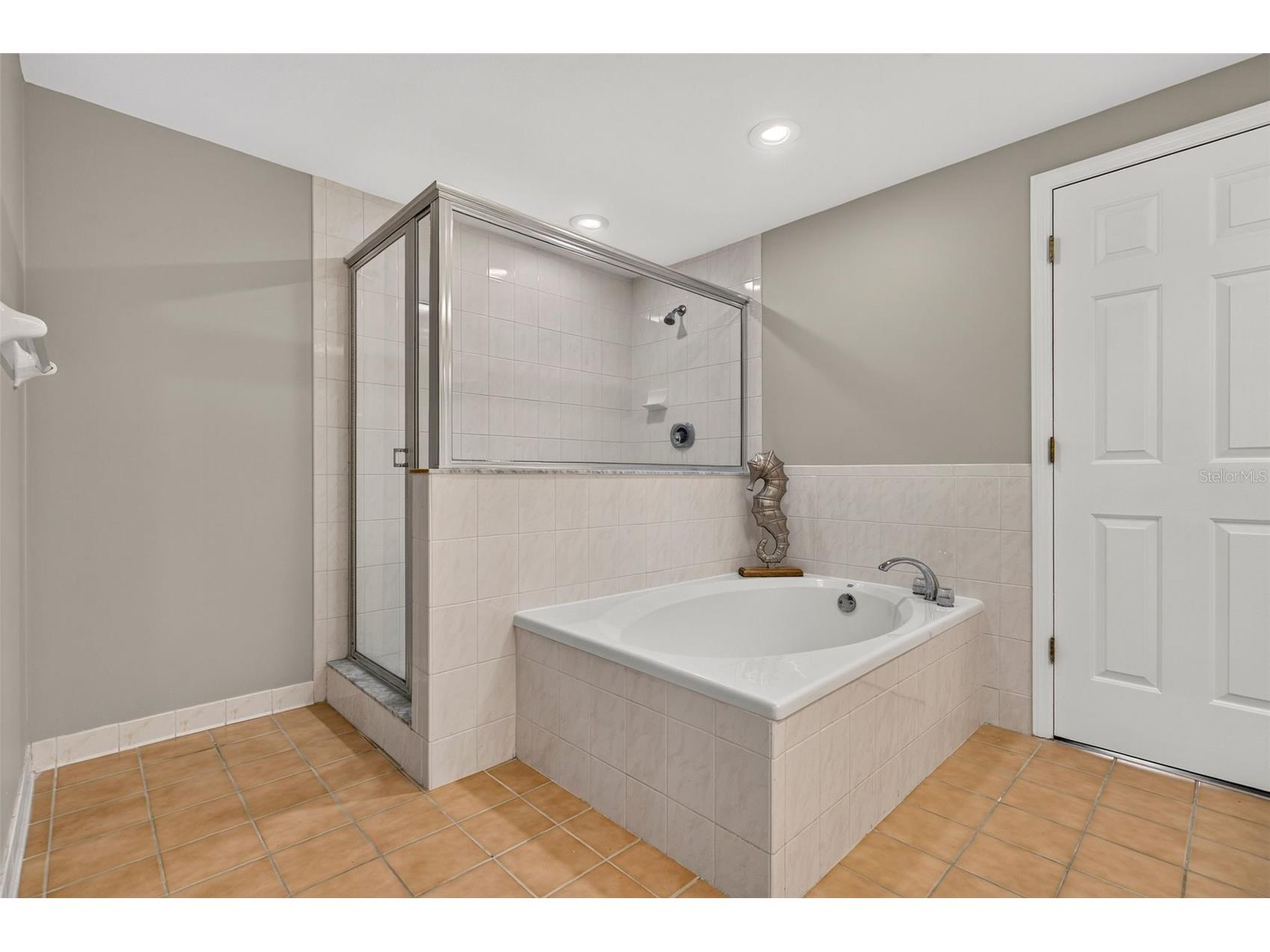 670 Island Way #207 Clearwater Beach FL 33767 - MANDALAY CHANNEL TB8511426 image11