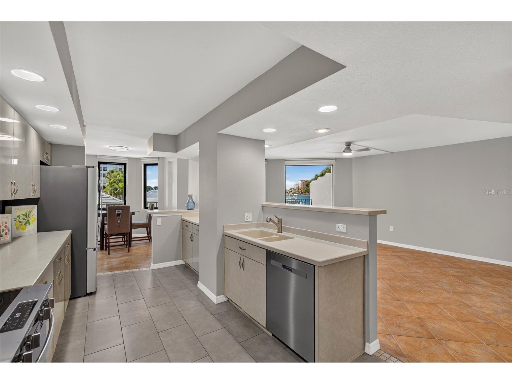 670 Island Way #207 Clearwater Beach FL 33767 - MANDALAY CHANNEL TB8511426 image24