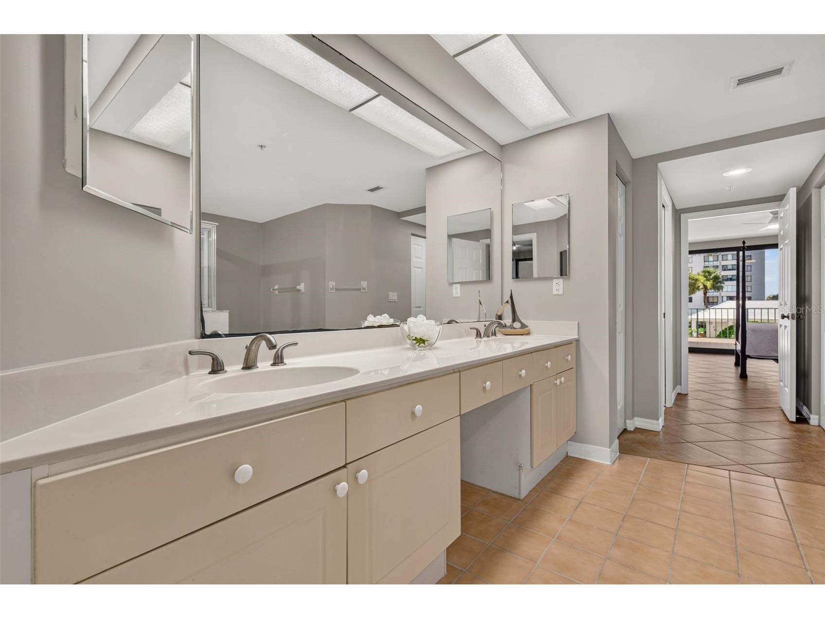 670 Island Way #207 Clearwater Beach FL 33767 - MANDALAY CHANNEL TB8511426 image33