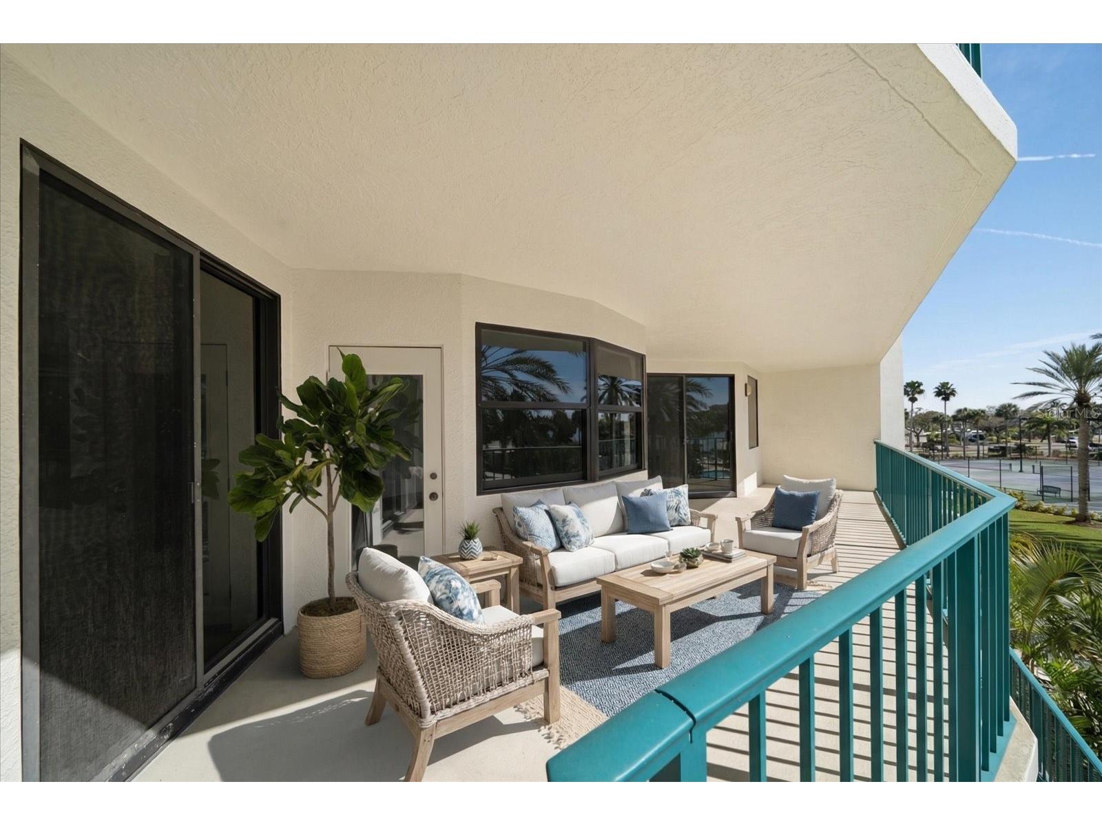 670 Island Way #304 Clearwater Beach FL 33767 TB8472962 image4