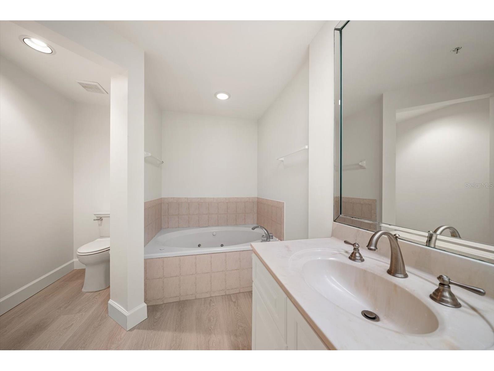 670 Island Way #304 Clearwater Beach FL 33767 TB8472962 image41