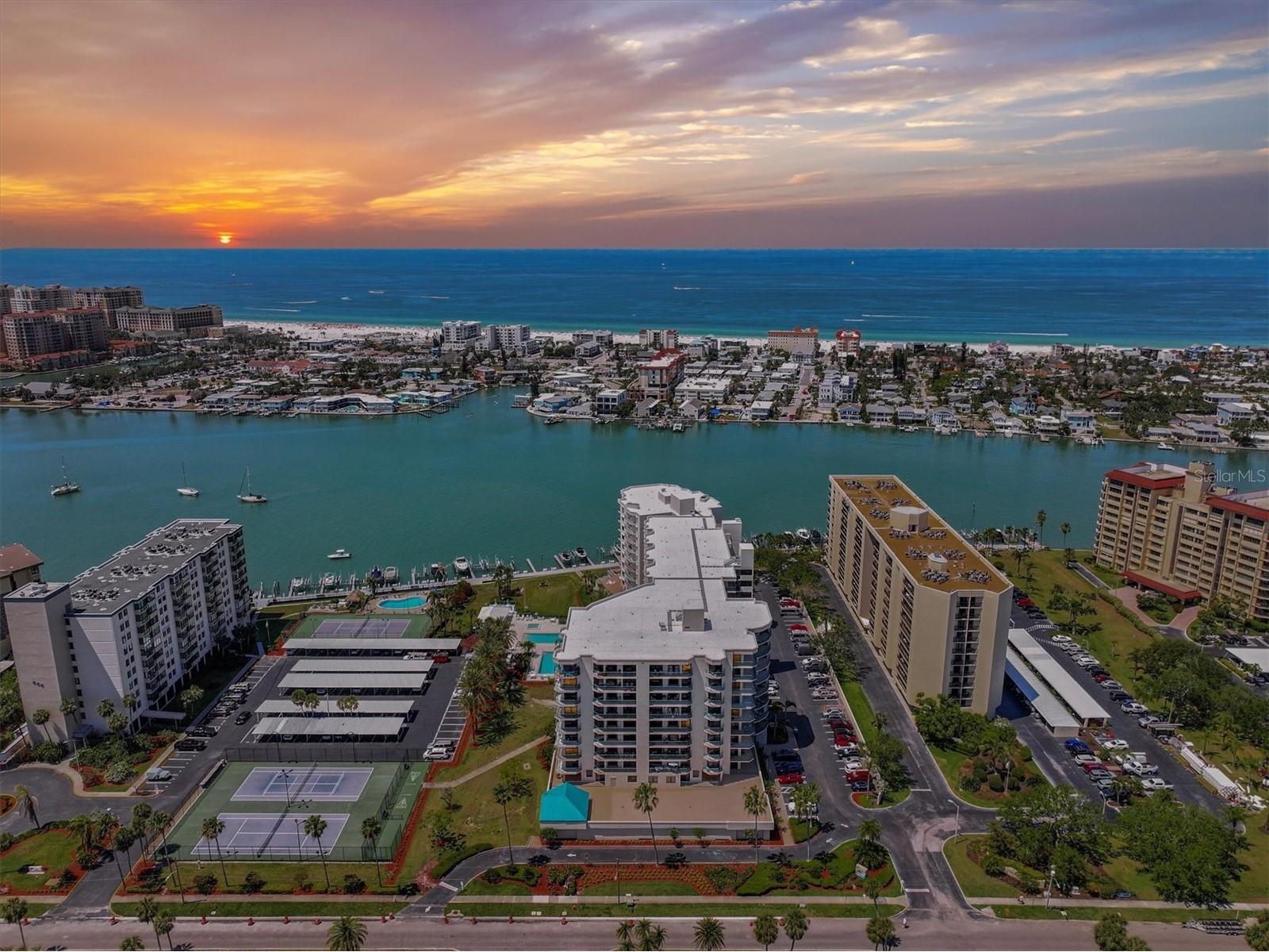 670 Island Way #802 Clearwater Beach FL 33767 TB8450445 image1
