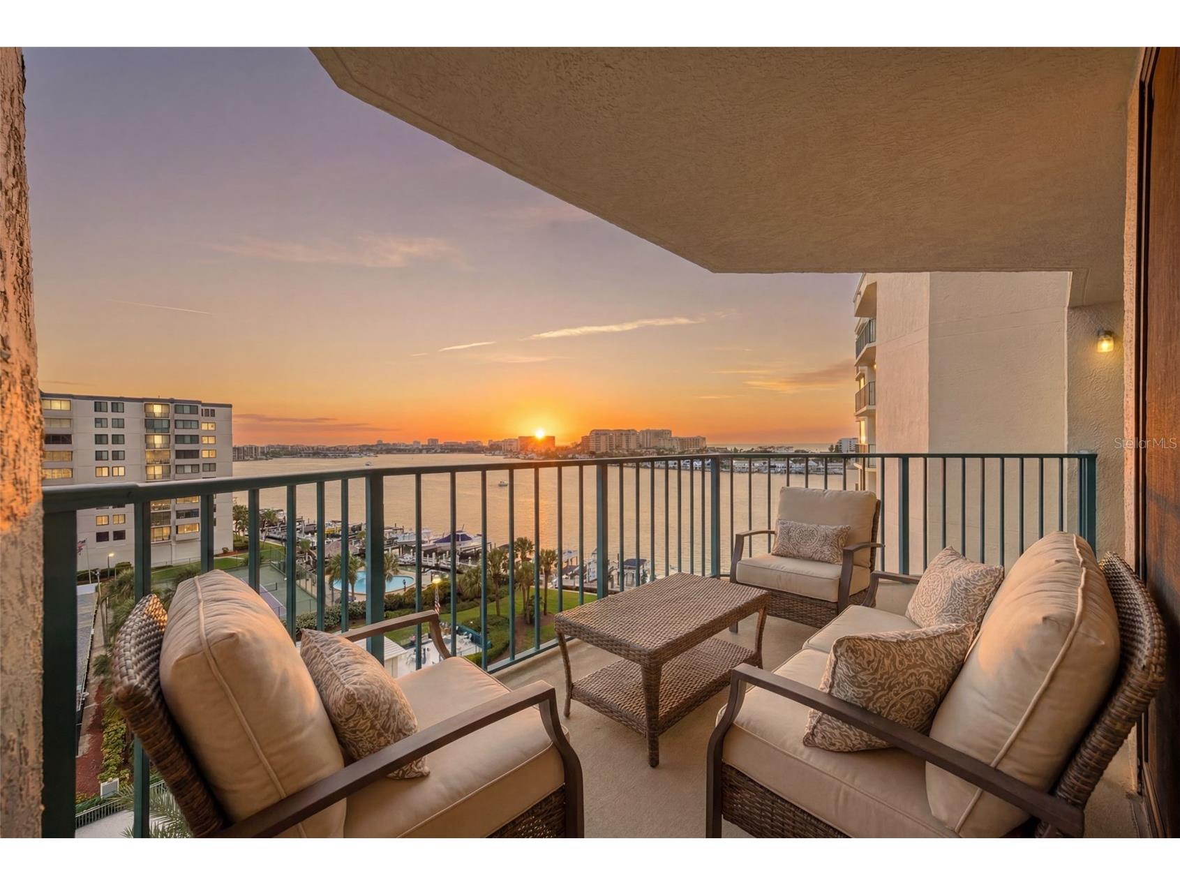 670 Island Way #807 Clearwater Beach FL 33767 TB8514007 image1